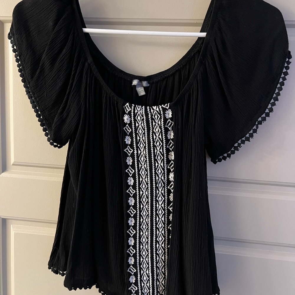 Black off the shoulder short sleeve, extra small